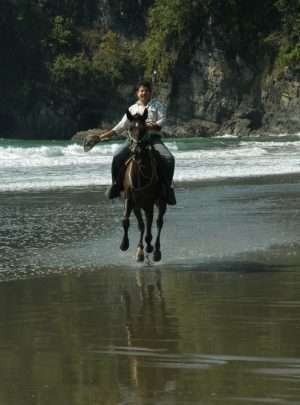 ENJOY OSA HORSEBACK RIDING
